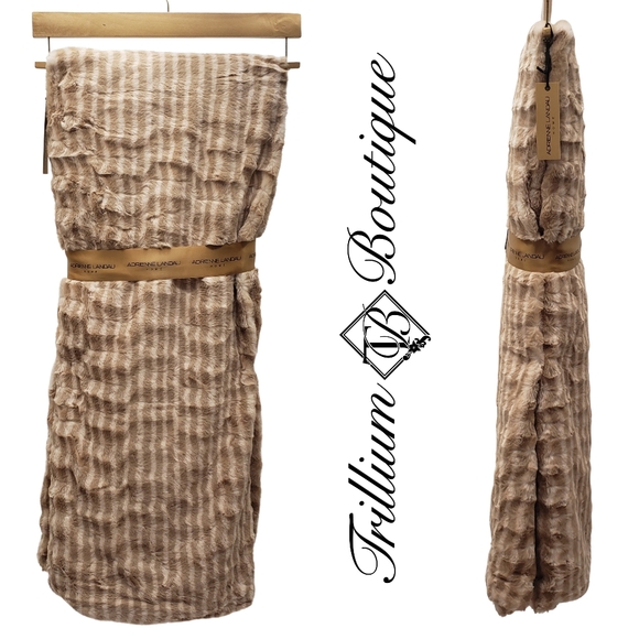 Adrienne Vittadini Other - ADRIENNE LANDAU Women's Bella Faux Fur Throw Blanket Cappuccino 50"W x 70"L